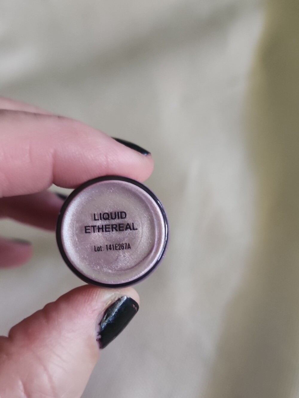 Revolution Fast Base Liquid Highlighter - Liquid Ethereal - Picture 3 of 3